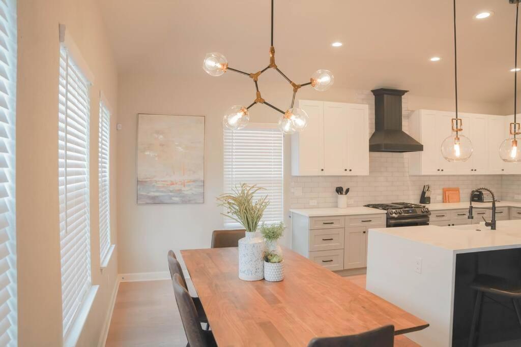 Lamar Villa-3 Bed 2.5 Bath With Outdoor Kitchen San Antonio Exteriör bild